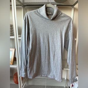 Simons Gray Women’s Turtleneck (size medium)